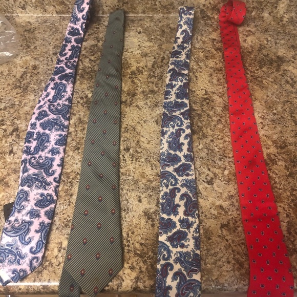 Collection of sharp looking ties - Picture 2 of 3